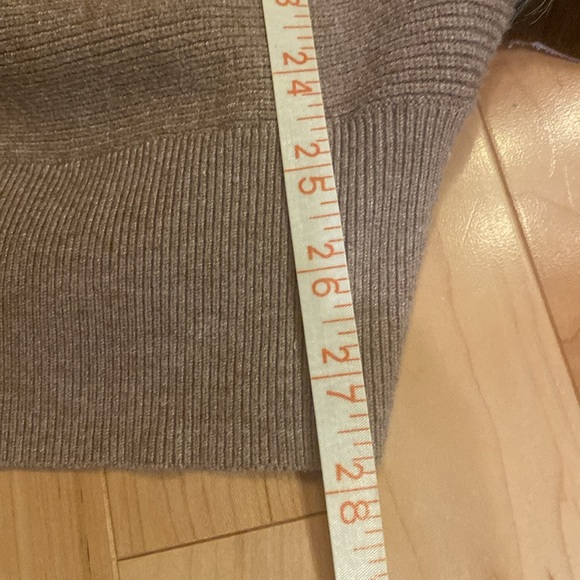 Bluivy camel domain sleeve sweater - Picture 7 of 7